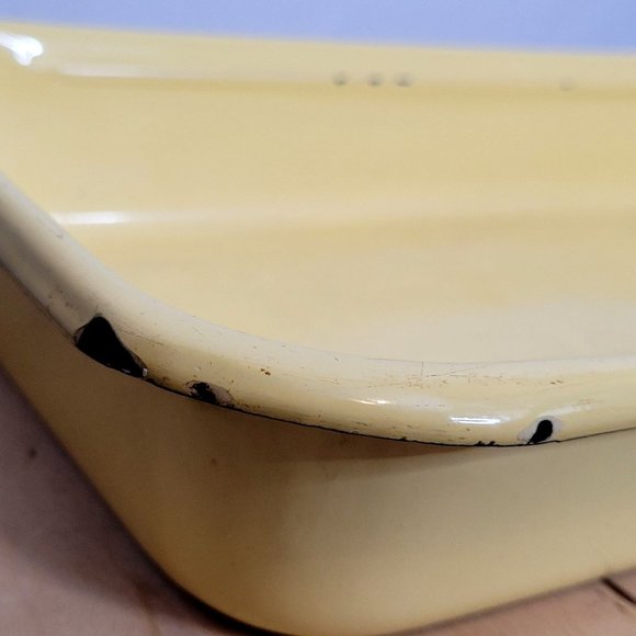 Vintage Yellow Enamel Coated Pan 16.5 x 10 x 2.5 Inches Has Chips - Picture 2 of 14
